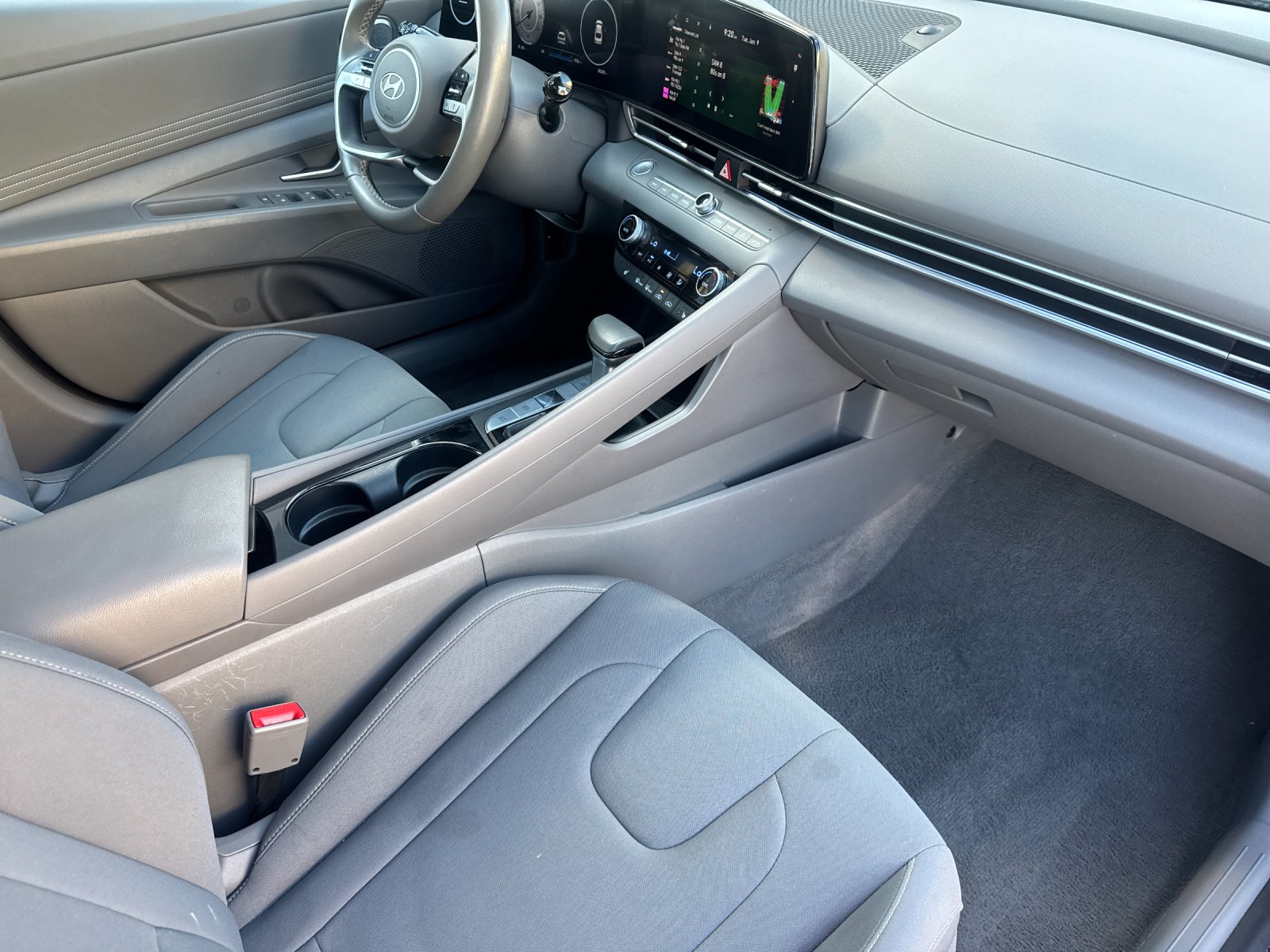 Used 2025 Gray Hyundai SEL Convenience image 14