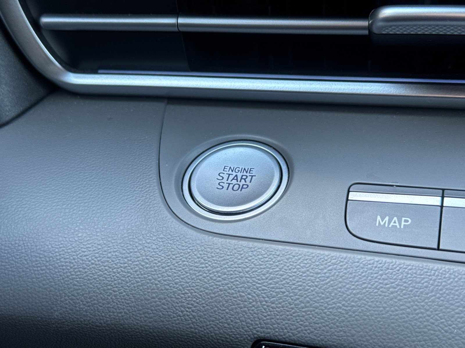 Used 2025 Gray Hyundai SEL Convenience image 20