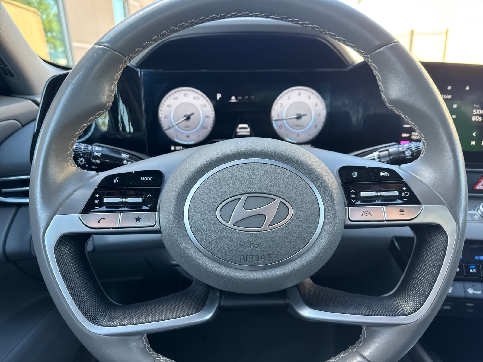 Used 2025 Gray Hyundai SEL Convenience image 21