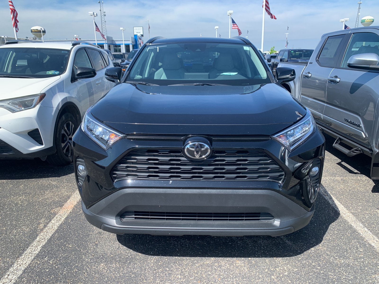 Used 2020 Black Toyota XLE Premium image 6
