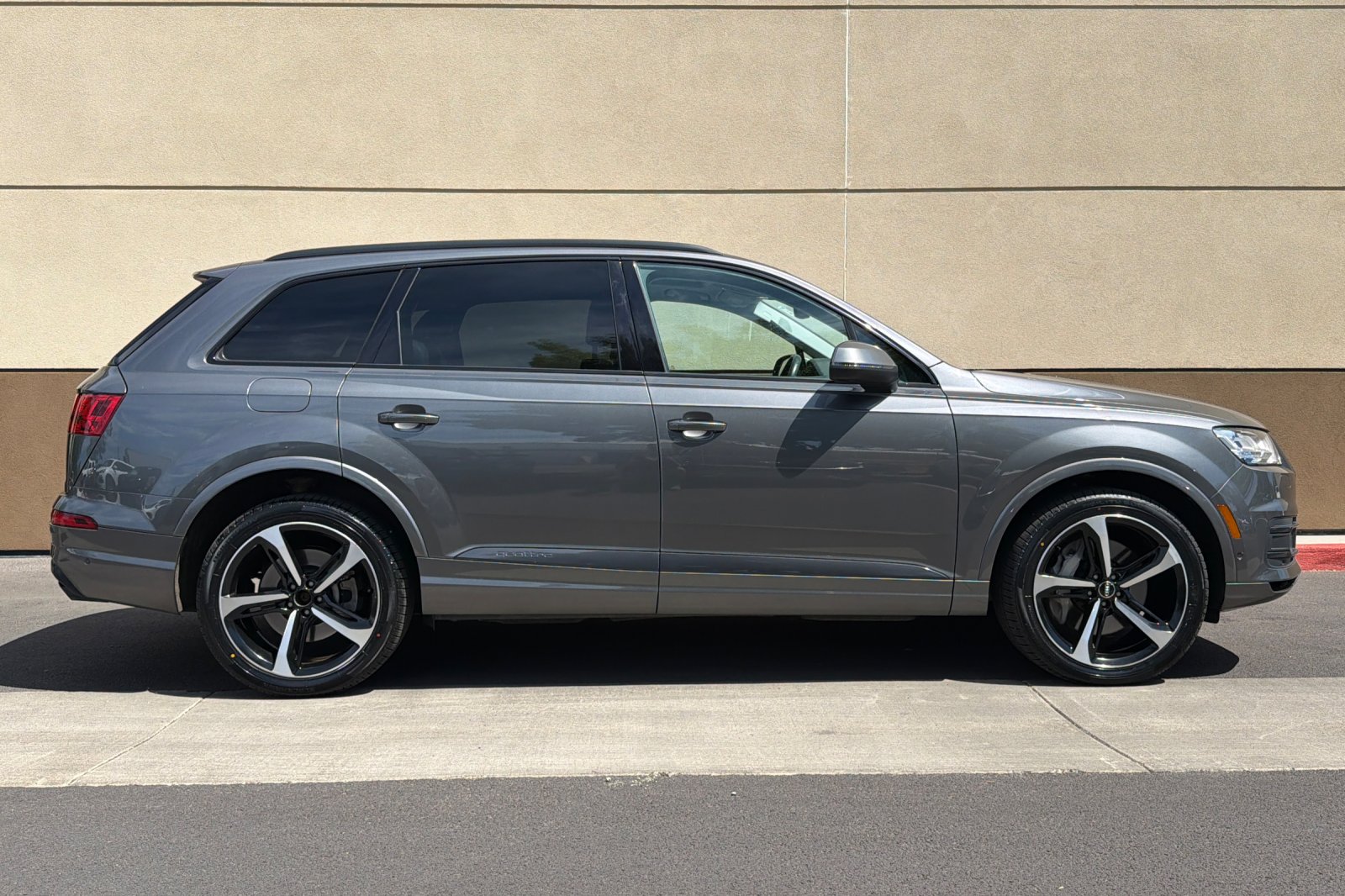 Used 2019 Gray Audi 55 Prestige image 3