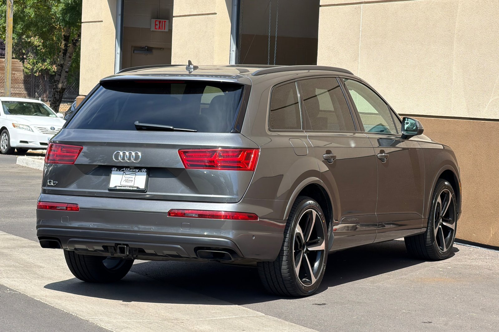 Used 2019 Gray Audi 55 Prestige image 4