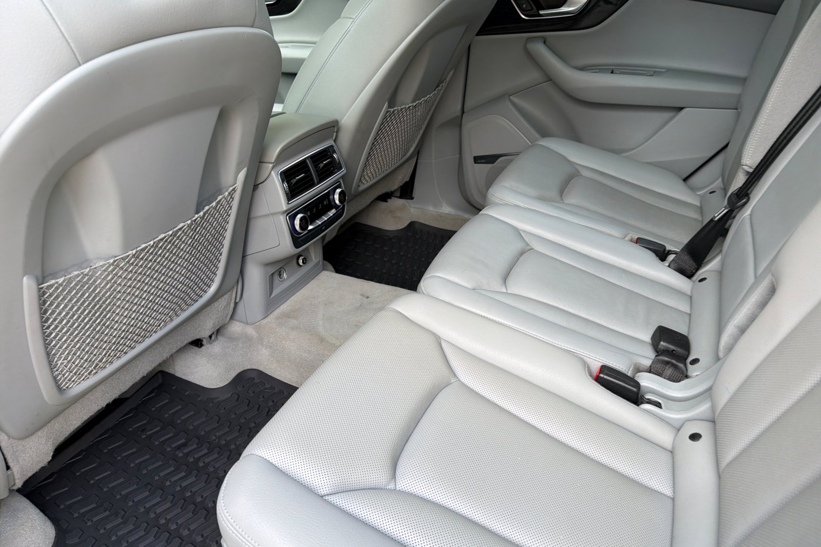 Used 2019 Gray Audi 55 Prestige image 9