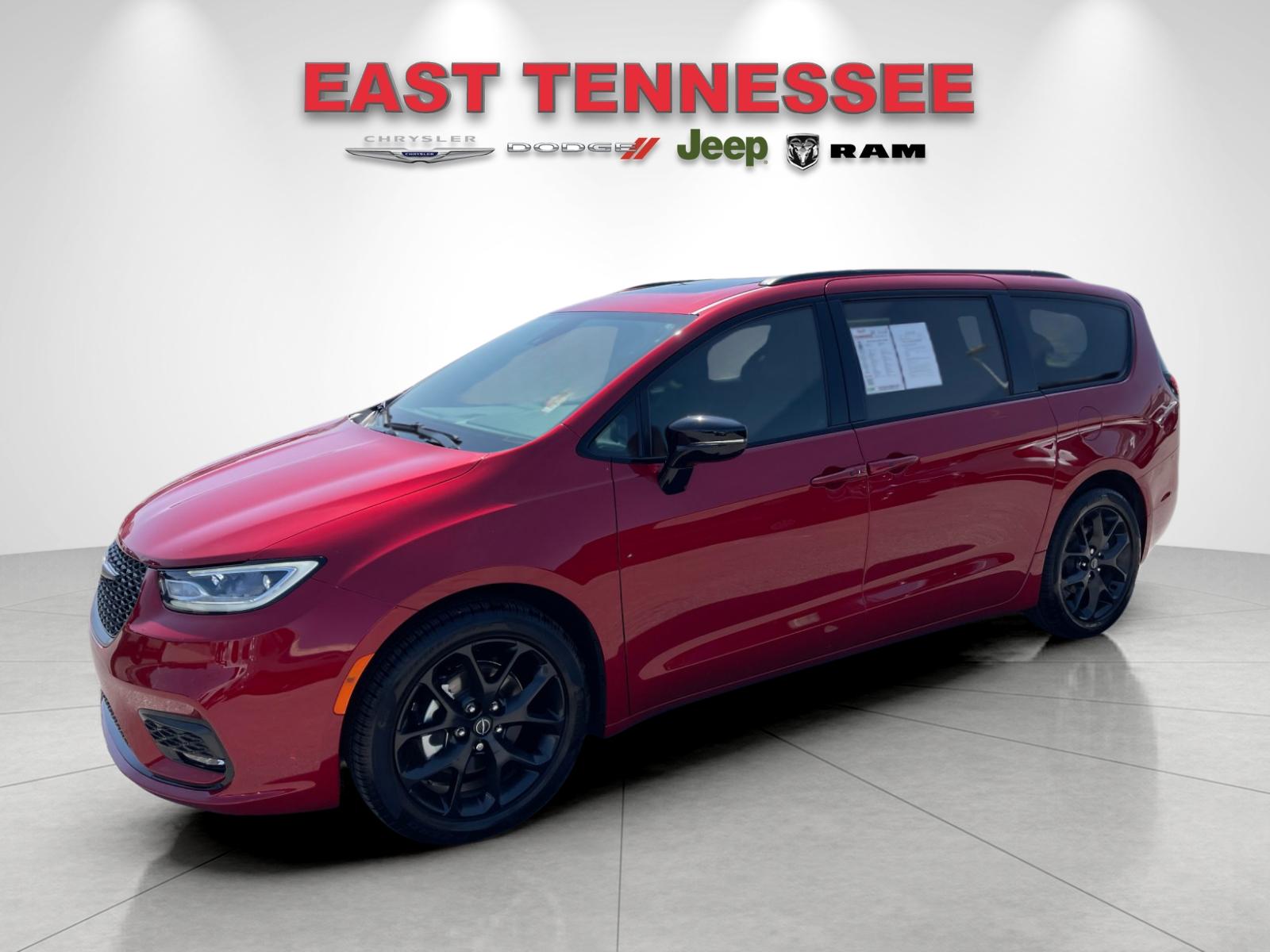 Used 2026 Red Chrysler Limited image 7