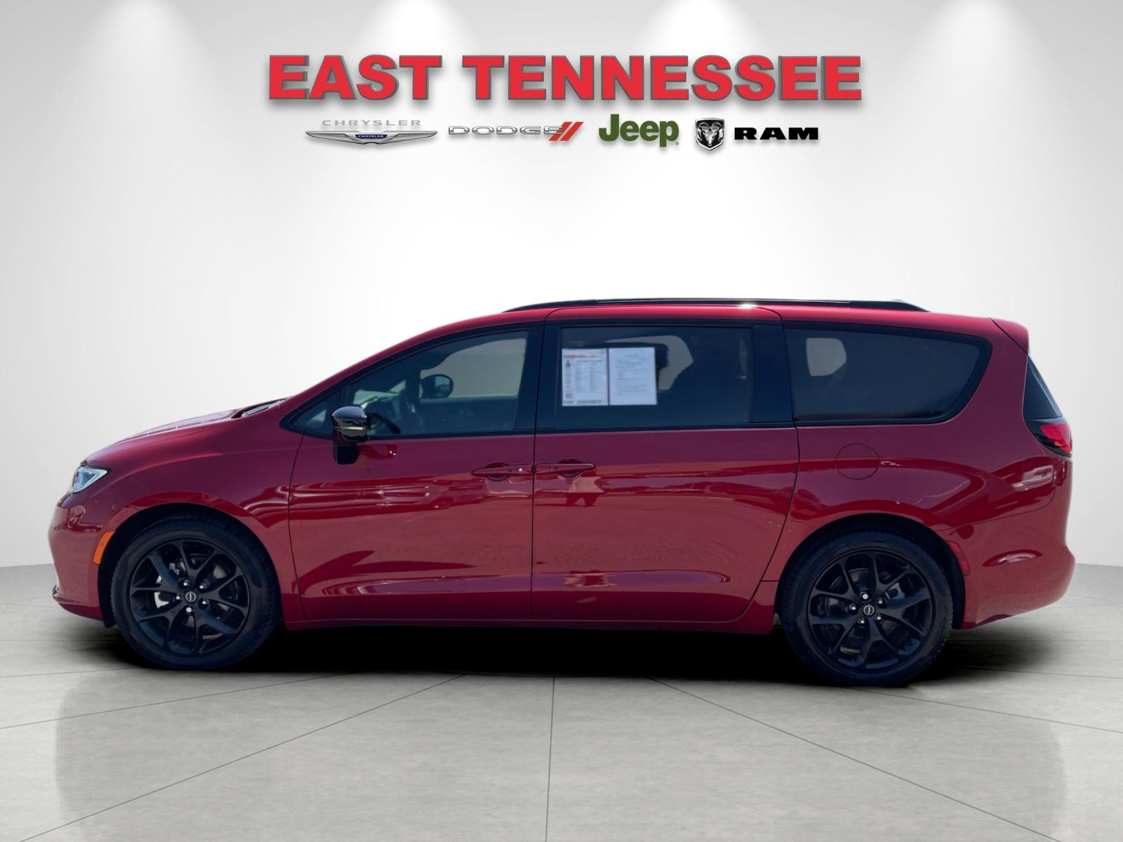 Used 2026 Red Chrysler Limited image 6