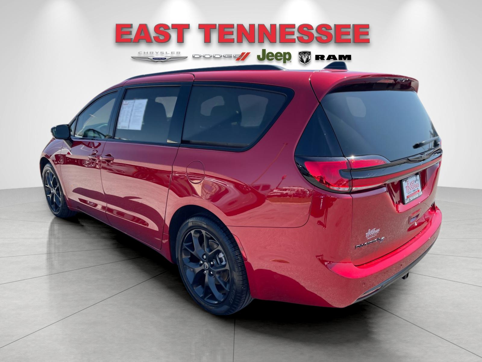 Used 2026 Red Chrysler Limited image 5
