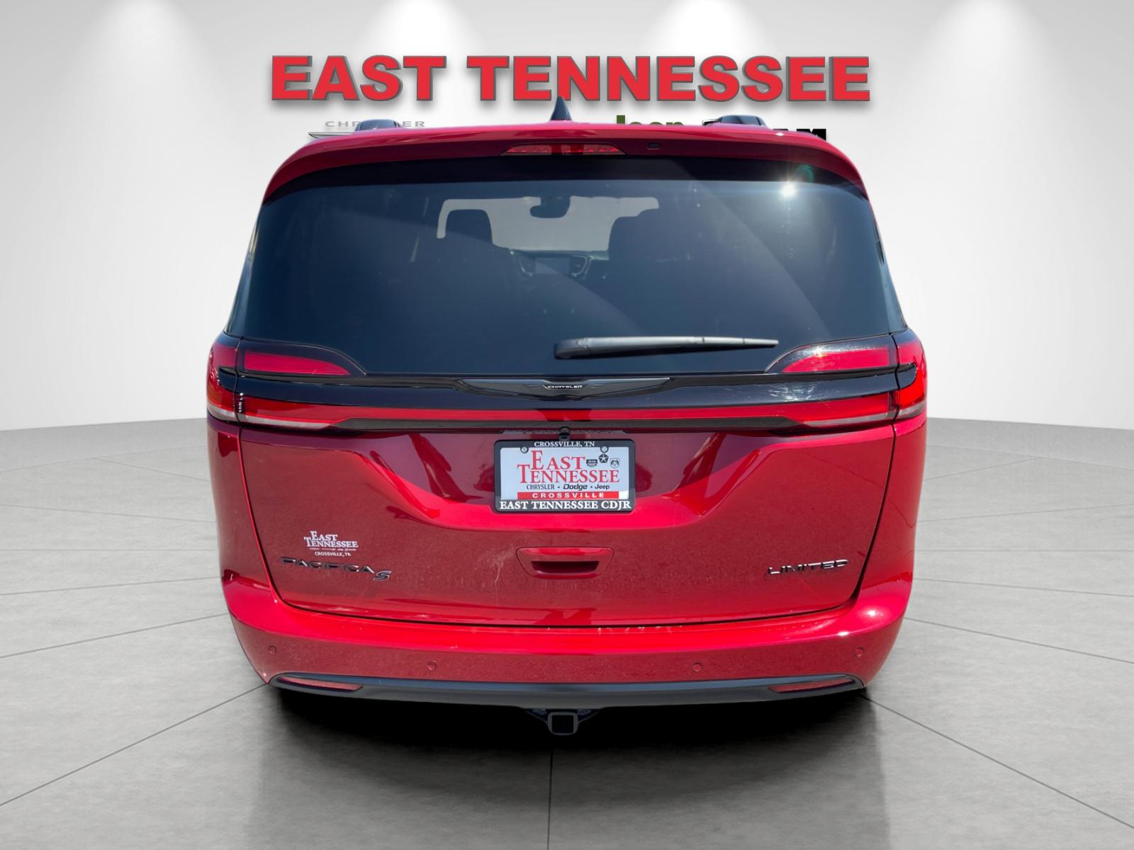 Used 2026 Red Chrysler Limited image 4