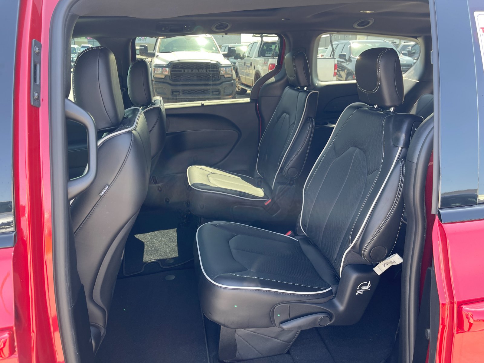Used 2026 Red Chrysler Limited image 14