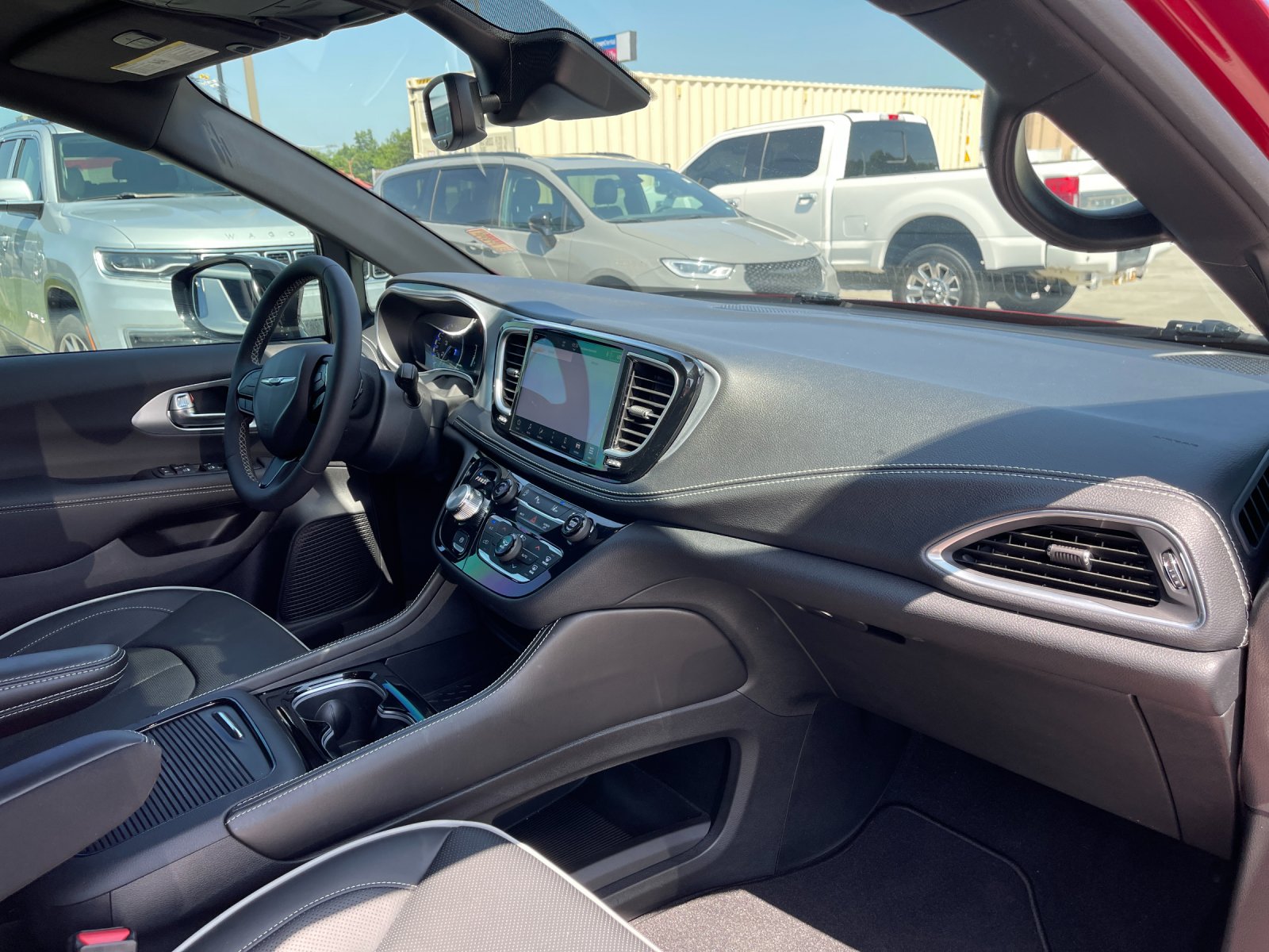 Used 2026 Red Chrysler Limited image 19