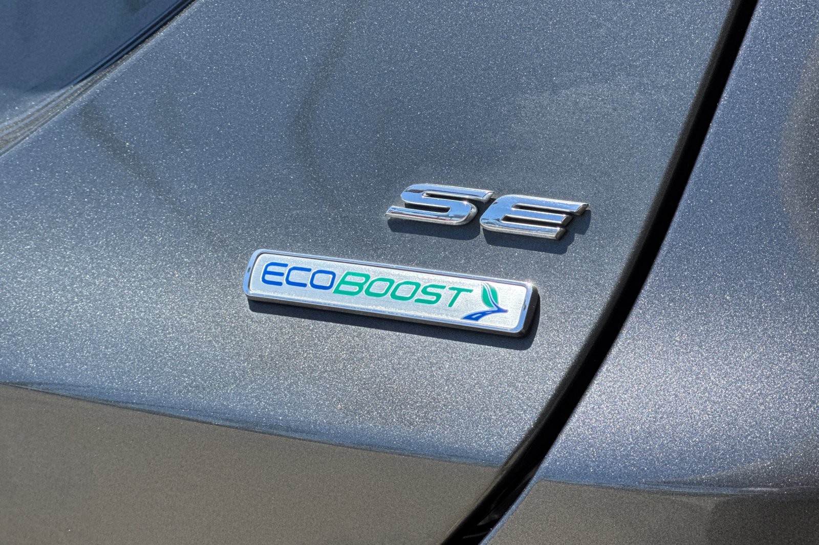 Used 2015 Magnetic Ford SE image 25