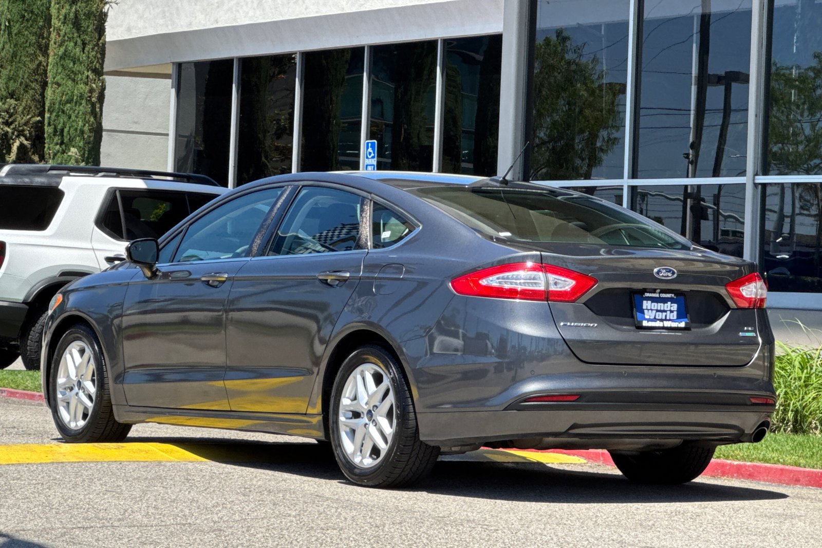 Used 2015 Magnetic Ford SE image 6