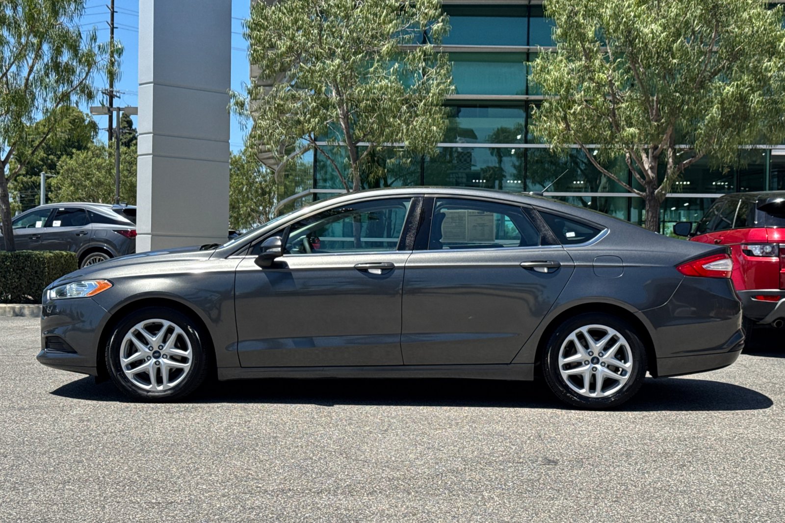 Used 2015 Magnetic Ford SE image 7