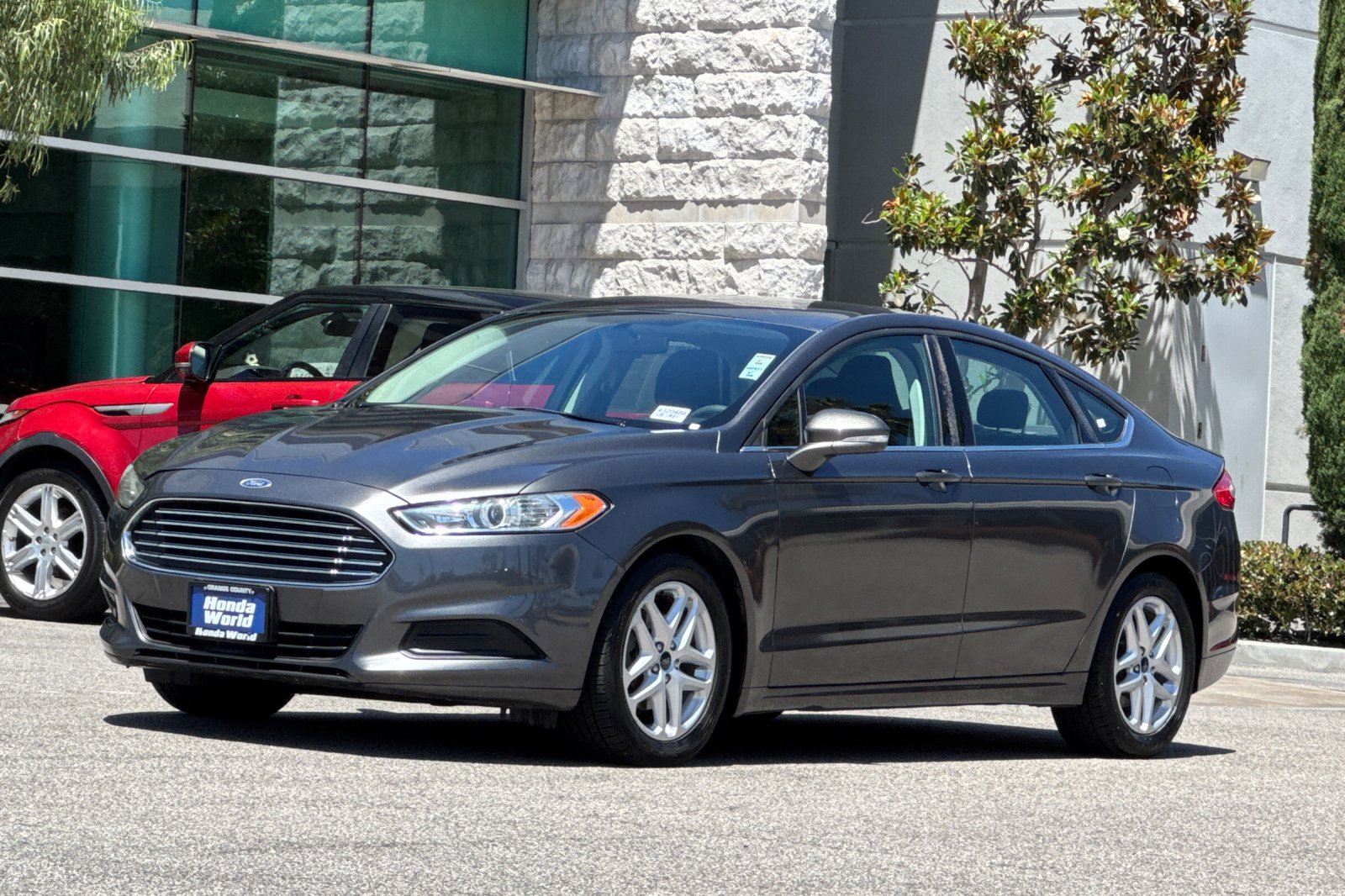 Used 2015 Magnetic Ford SE image 8
