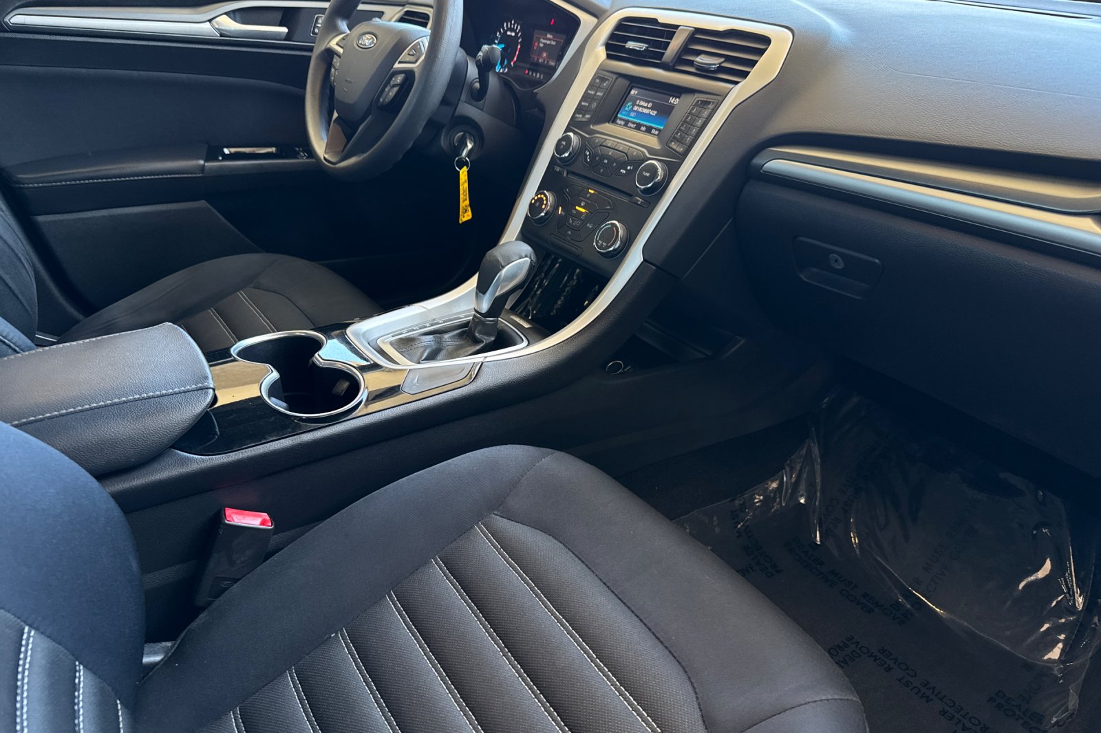 Used 2015 Magnetic Ford SE image 15