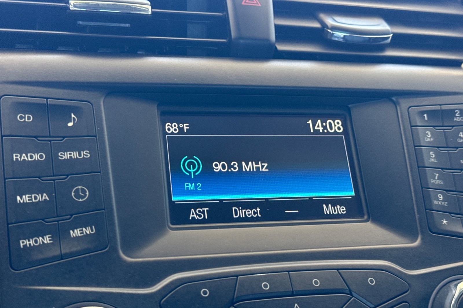 Used 2015 Magnetic Ford SE image 17