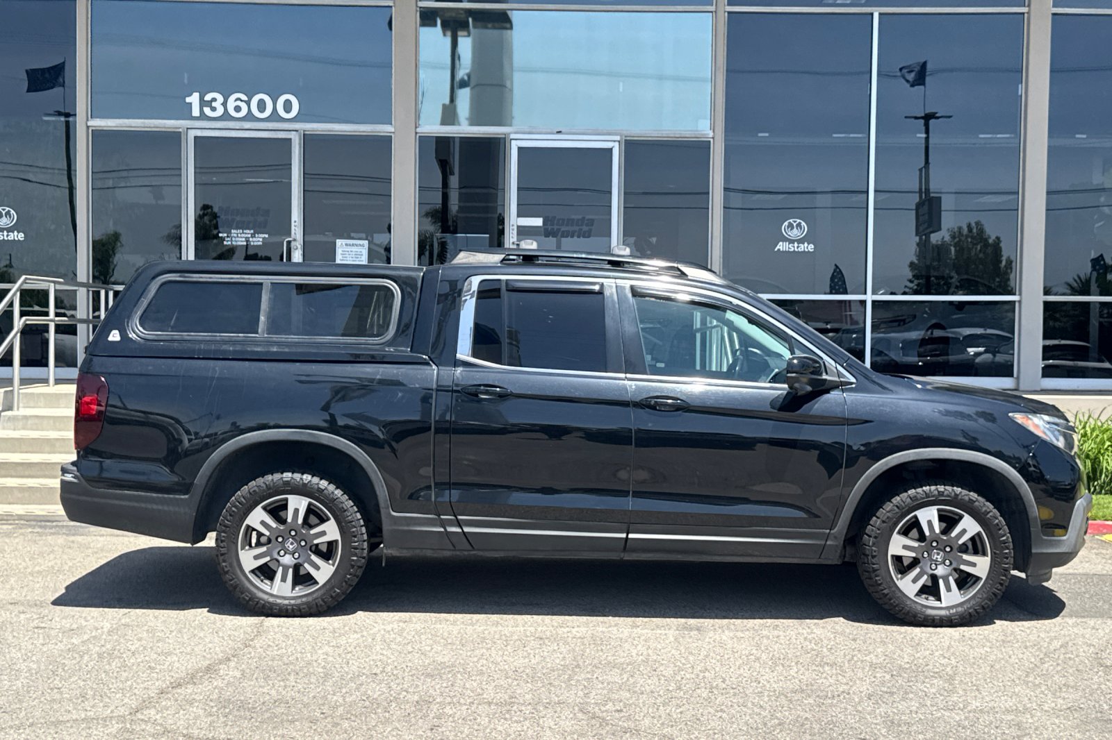Certified Used 2019 Crystal Black Pearl Honda RTL-T image 4