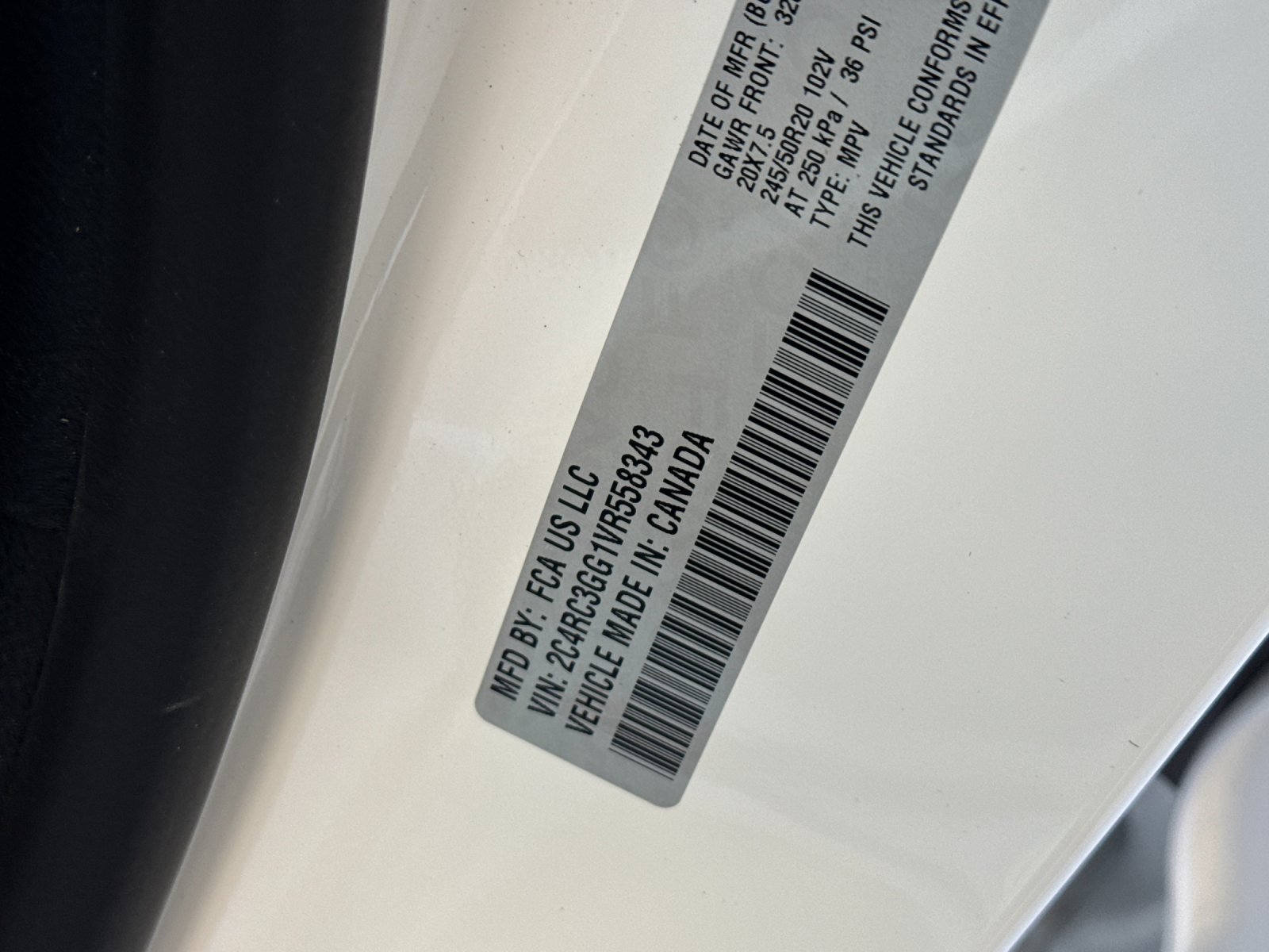 New 2027 Bright White Clear-Coat Exterior Paint Chrysler Limited image 27