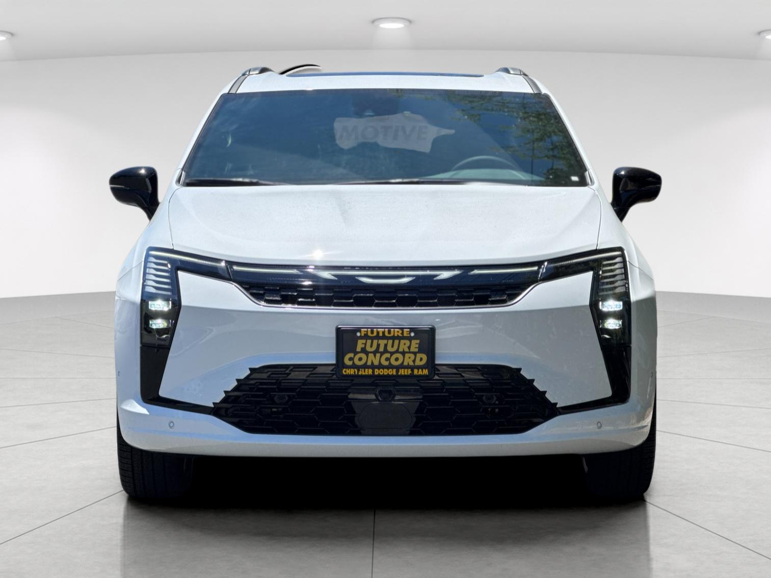 New 2027 Bright White Clear-Coat Exterior Paint Chrysler Limited image 9