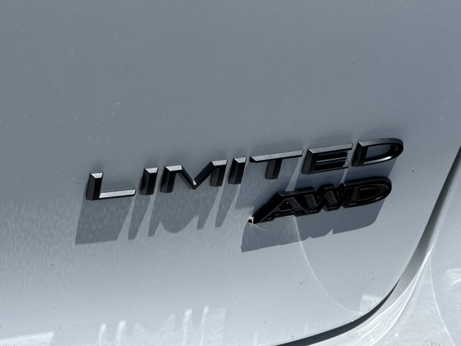 New 2027 Bright White Clear-Coat Exterior Paint Chrysler Limited image 26