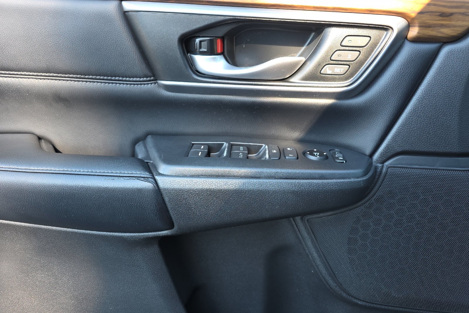 Used 2018 Modern Steel Metallic Honda EX-L image 11
