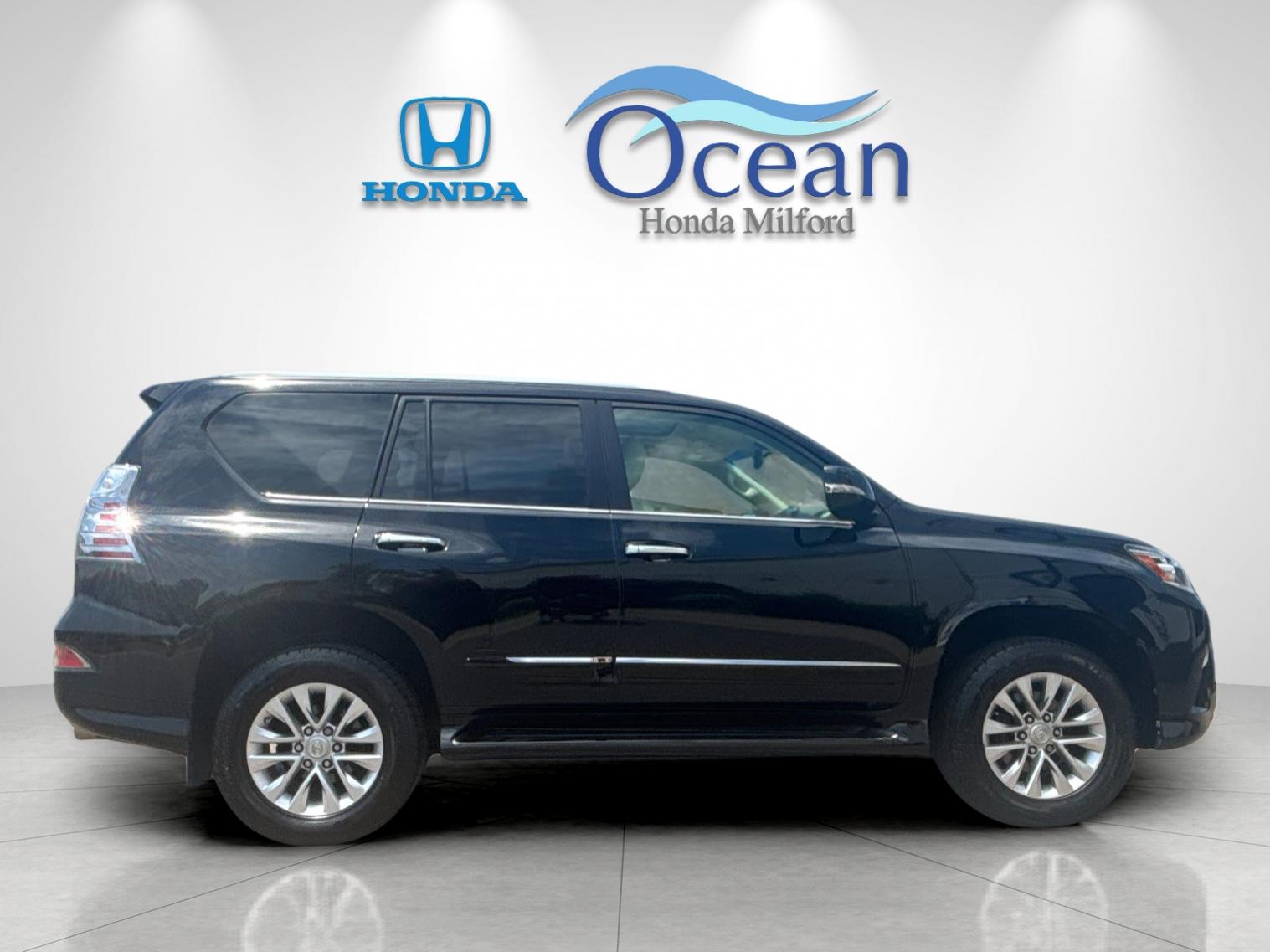 Used 2019 Onyx Black Lexus 460 image 2