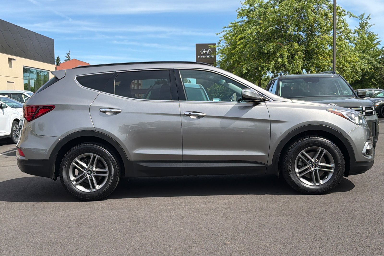 Used 2018 Gray Hyundai 2.4 Base image 3