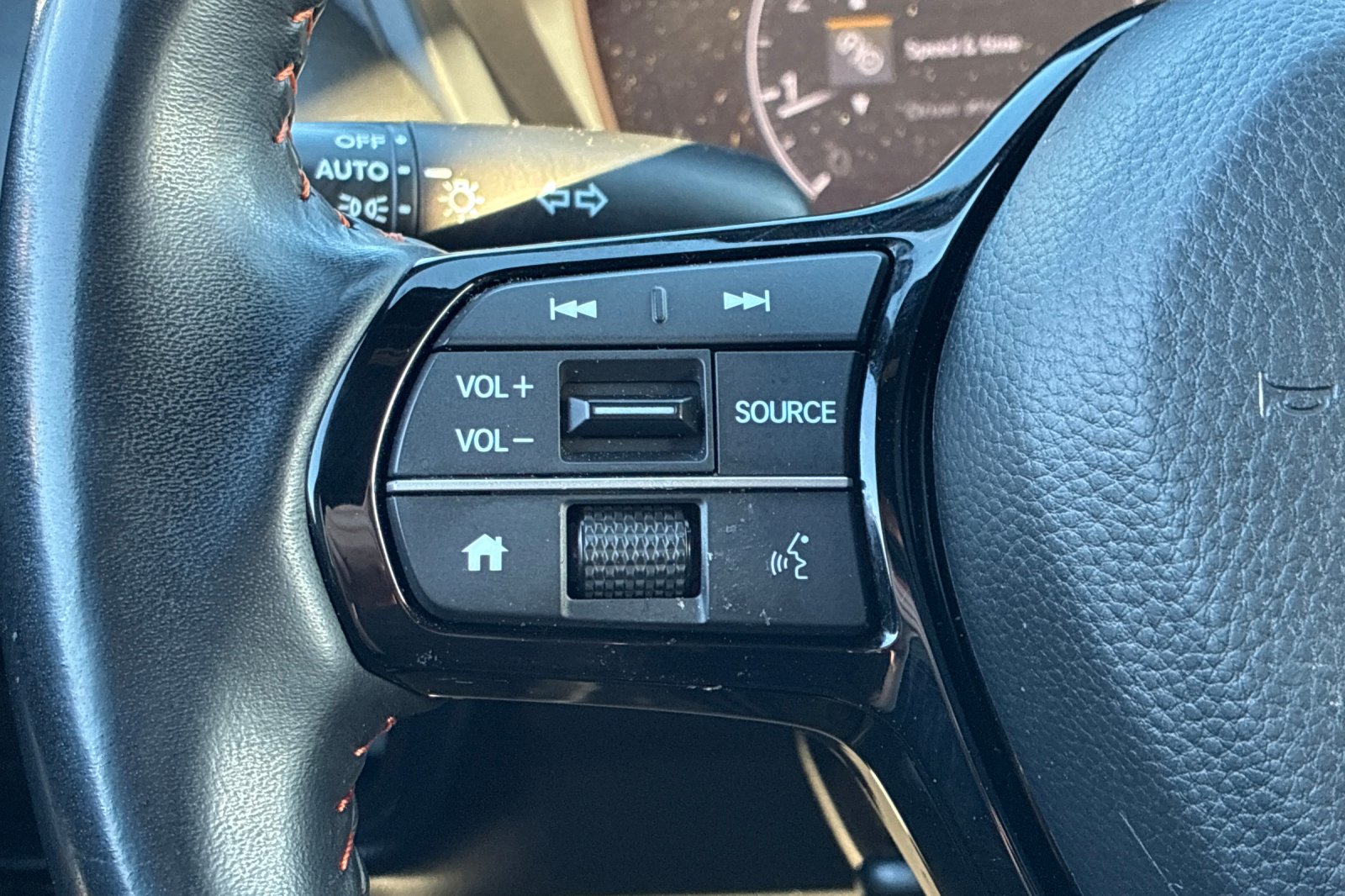 Used 2025 Urban Gray Honda Sport image 27