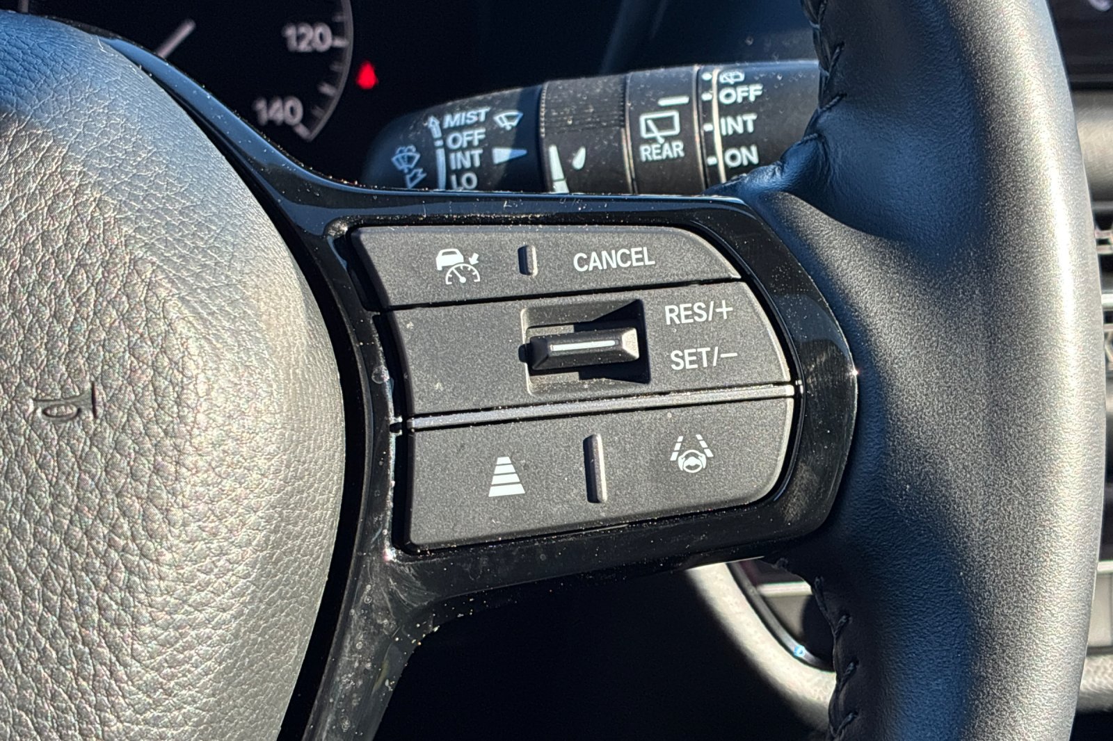 Used 2025 Modern Steel Metallic Honda EX-L image 29
