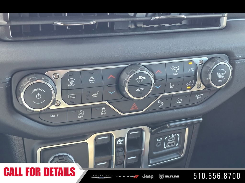 New 2026 Anvil Clear-Coat Exterior Paint Jeep Sahara image 21
