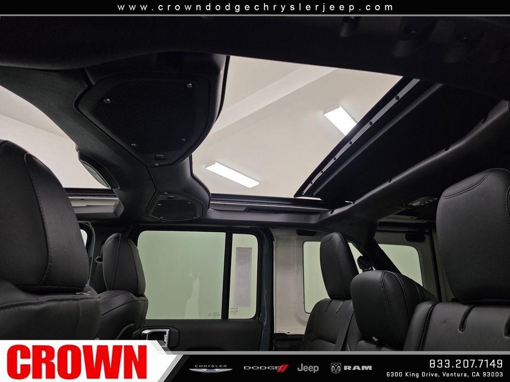 New 2026 Anvil Clear-Coat Exterior Paint Jeep Sahara image 38