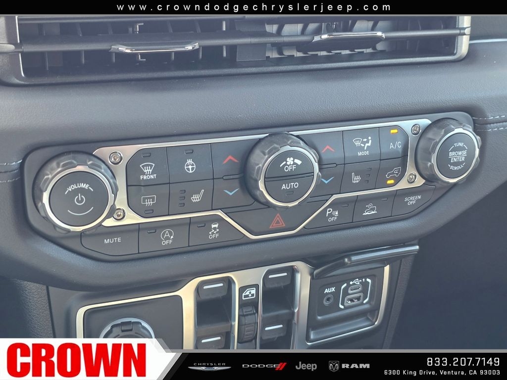 New 2026 Anvil Clear-Coat Exterior Paint Jeep Sahara image 46