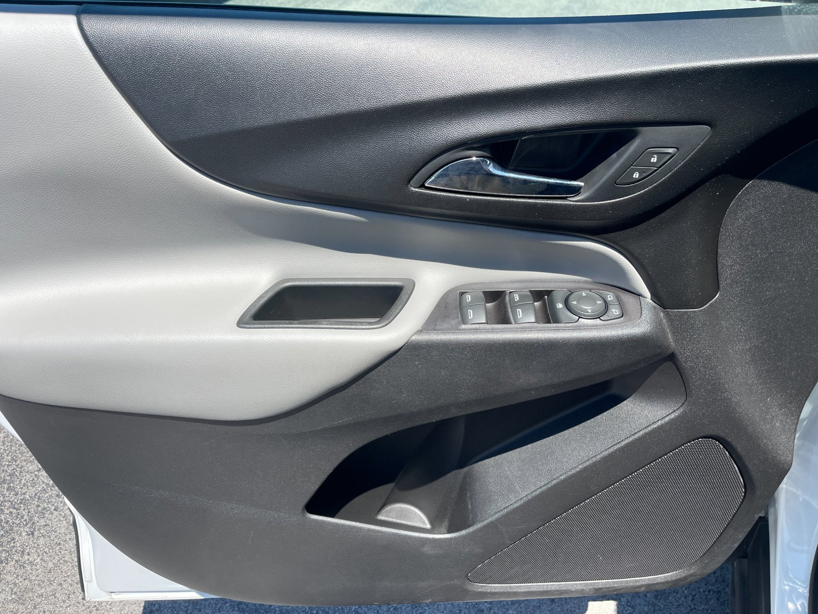 Used 2020 White Chevrolet LT image 12