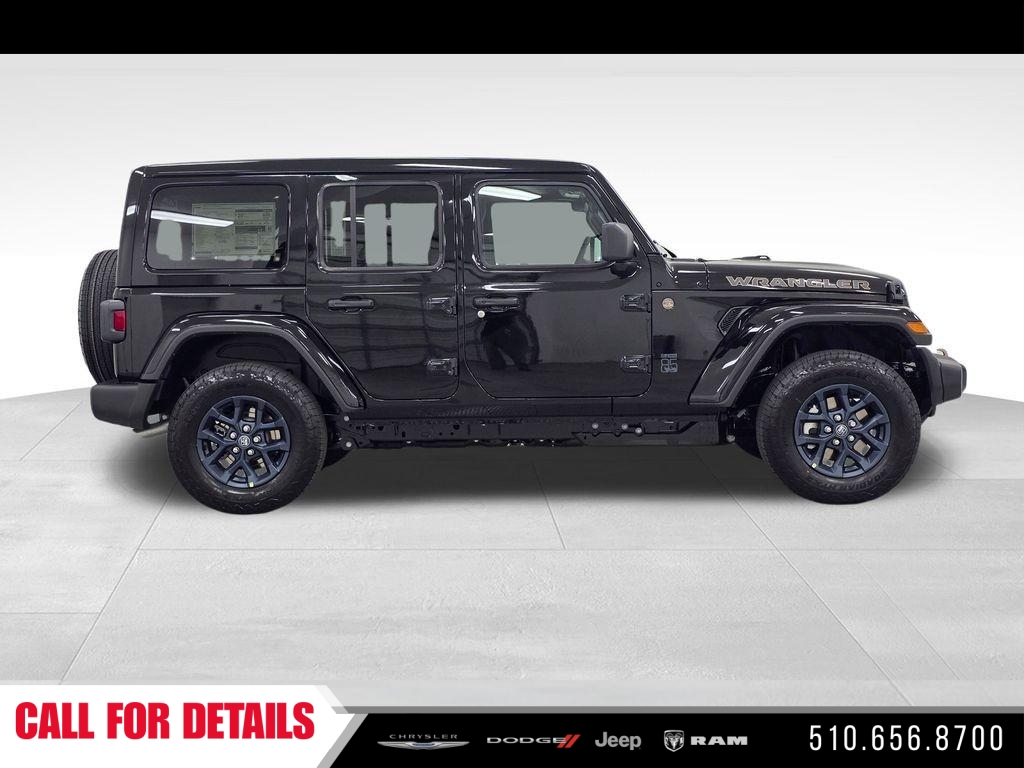New 2026 Black Clear-Coat Exterior Paint Jeep 85th Anniversary Edition image 4