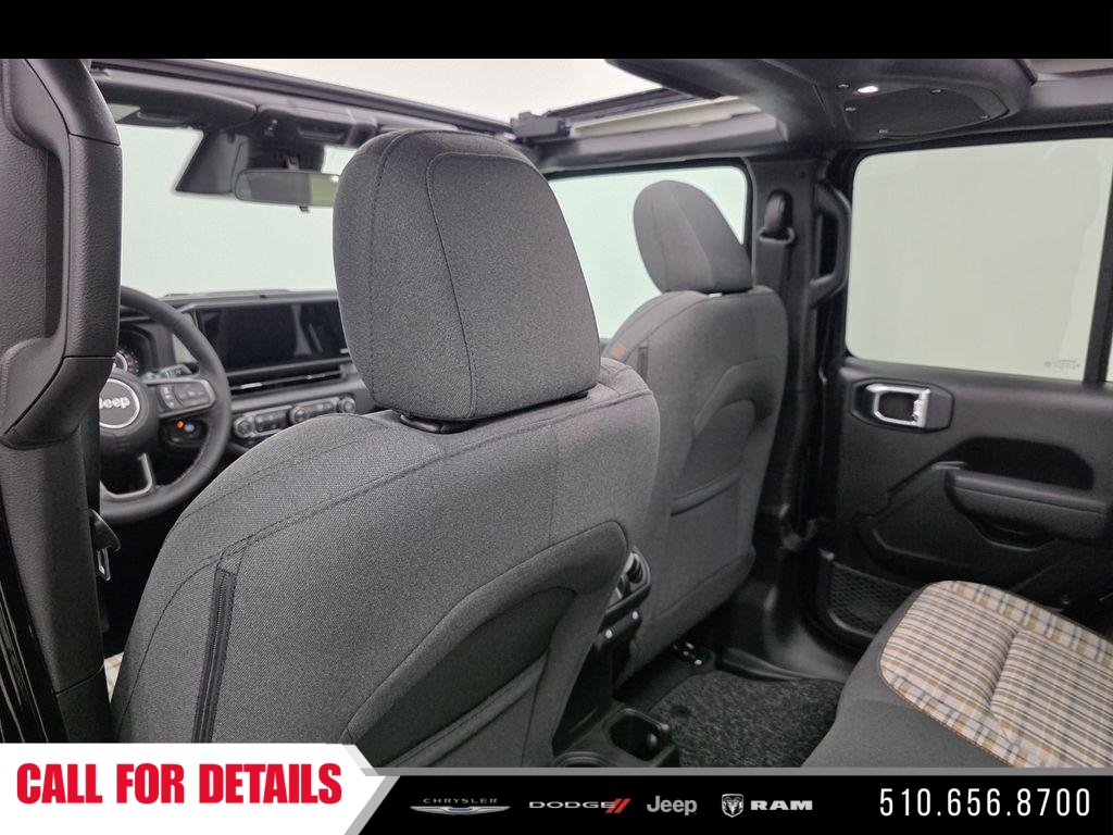 New 2026 Black Clear-Coat Exterior Paint Jeep 85th Anniversary Edition image 14