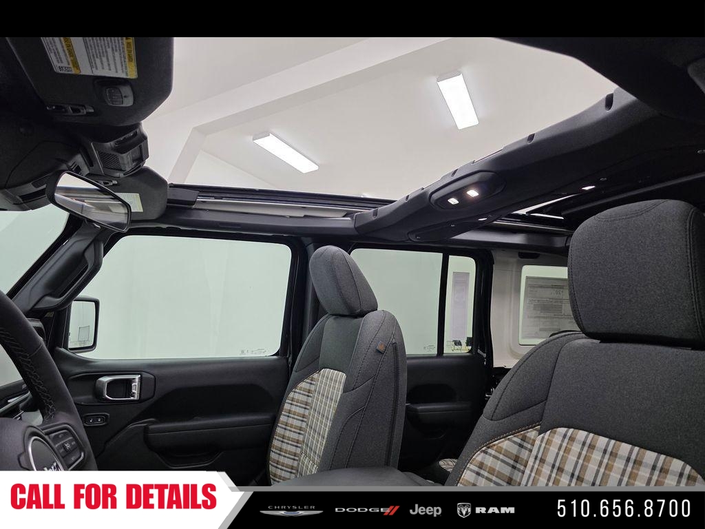 New 2026 Black Clear-Coat Exterior Paint Jeep 85th Anniversary Edition image 16