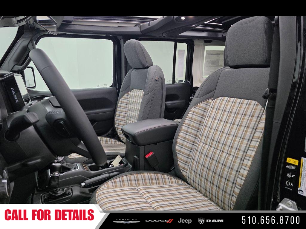 New 2026 Black Clear-Coat Exterior Paint Jeep 85th Anniversary Edition image 17