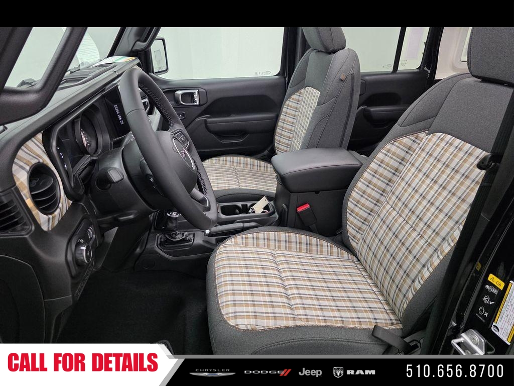 New 2026 Black Clear-Coat Exterior Paint Jeep 85th Anniversary Edition image 18