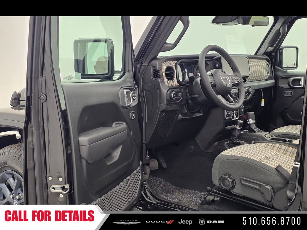 New 2026 Black Clear-Coat Exterior Paint Jeep 85th Anniversary Edition image 20