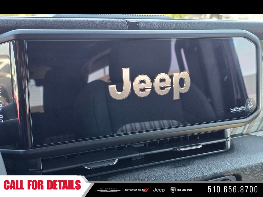 New 2026 Black Clear-Coat Exterior Paint Jeep 85th Anniversary Edition image 23