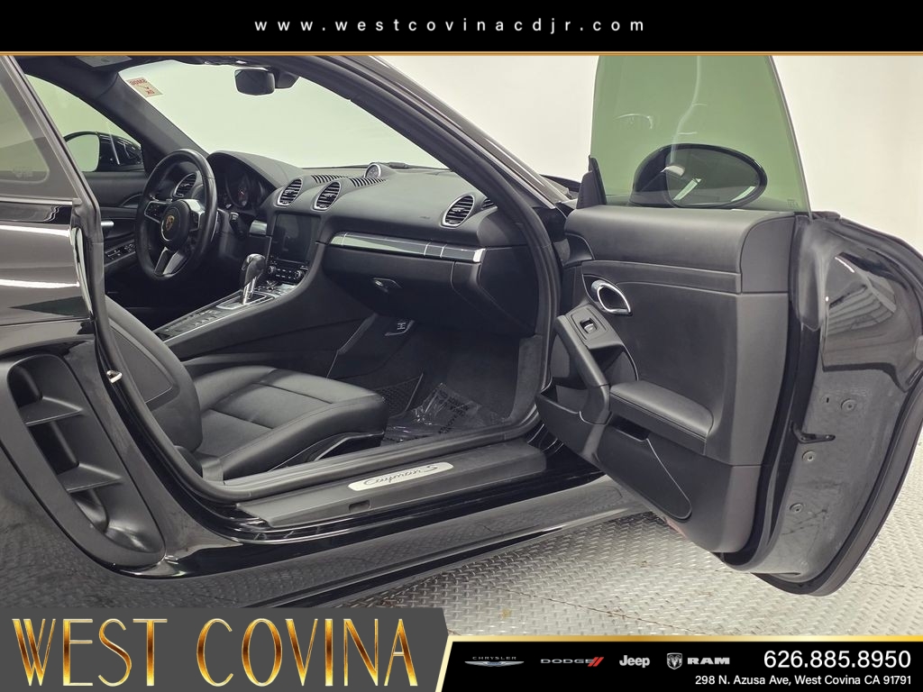 Used 2021  Porsche S image 12