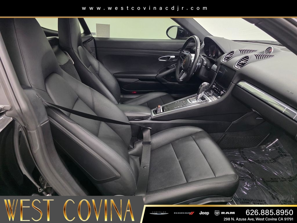 Used 2021  Porsche S image 14