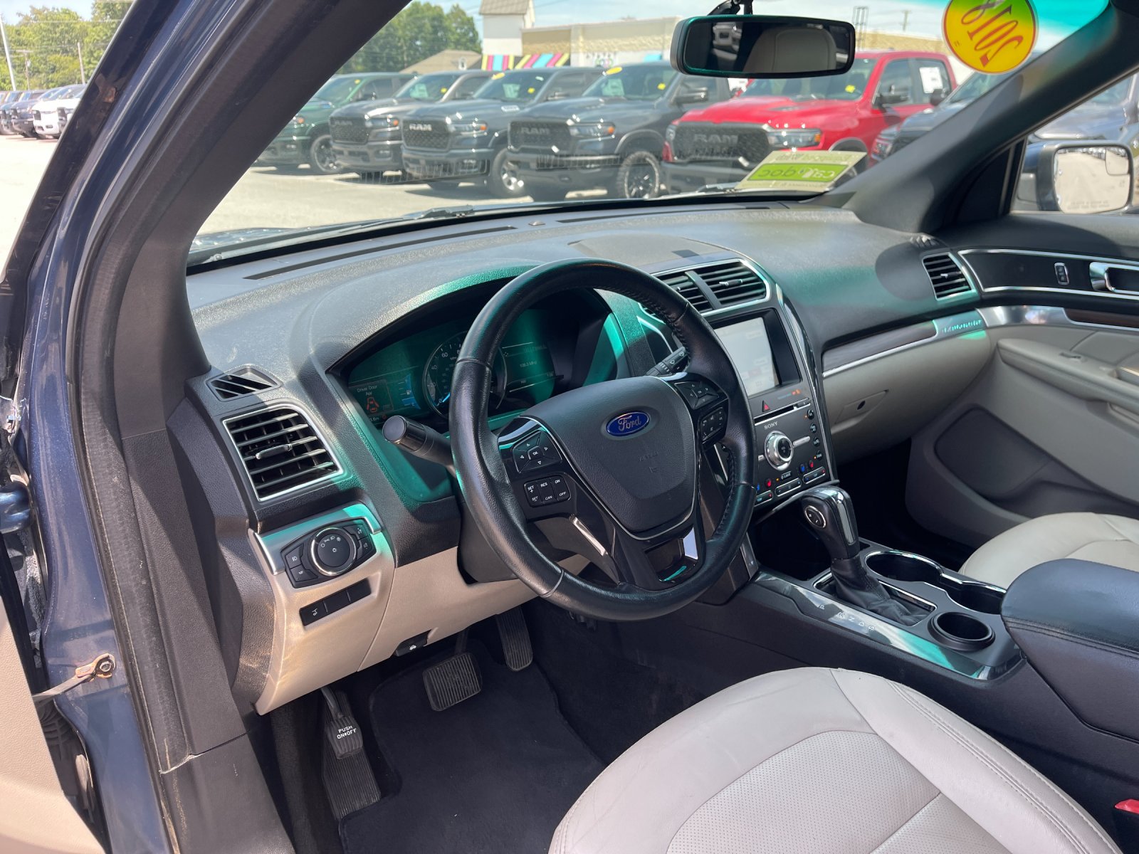 Used 2018 Blue Ford Limited image 11