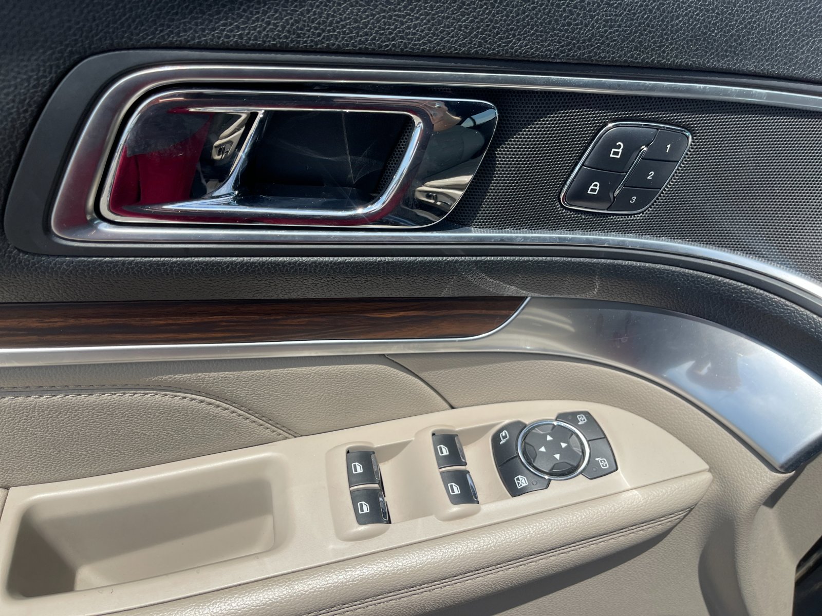 Used 2018 Blue Ford Limited image 13