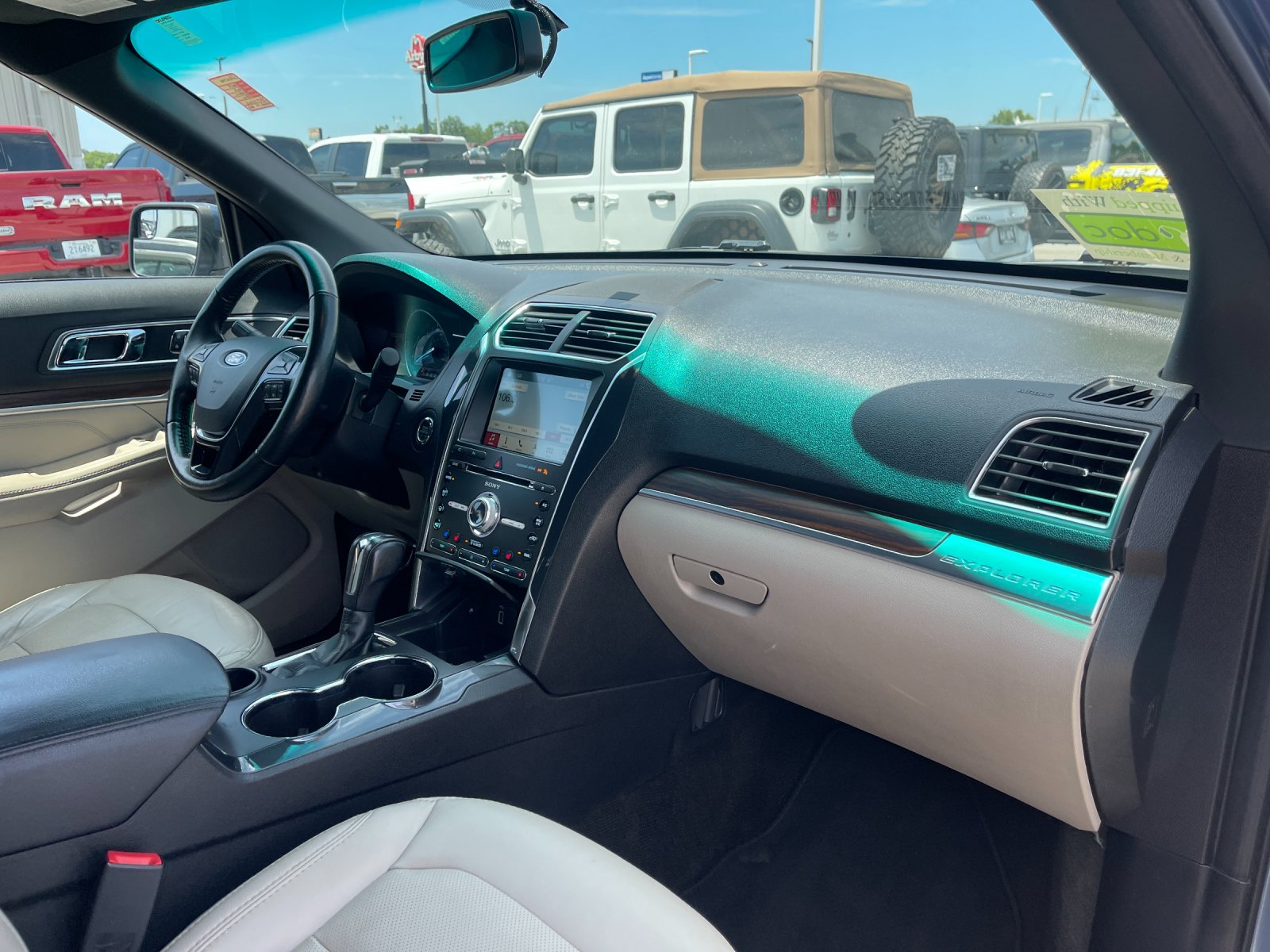 Used 2018 Blue Ford Limited image 19