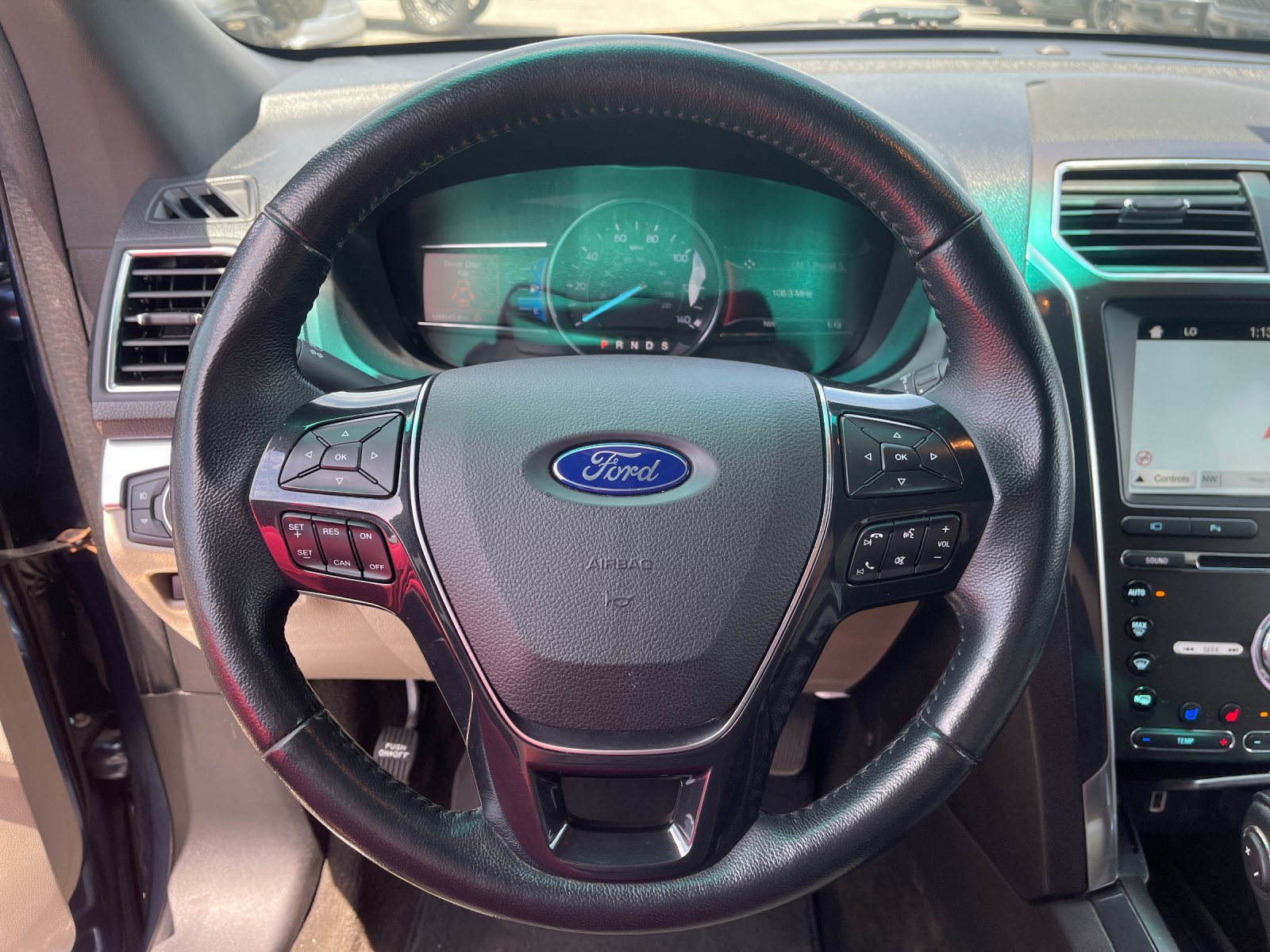 Used 2018 Blue Ford Limited image 26