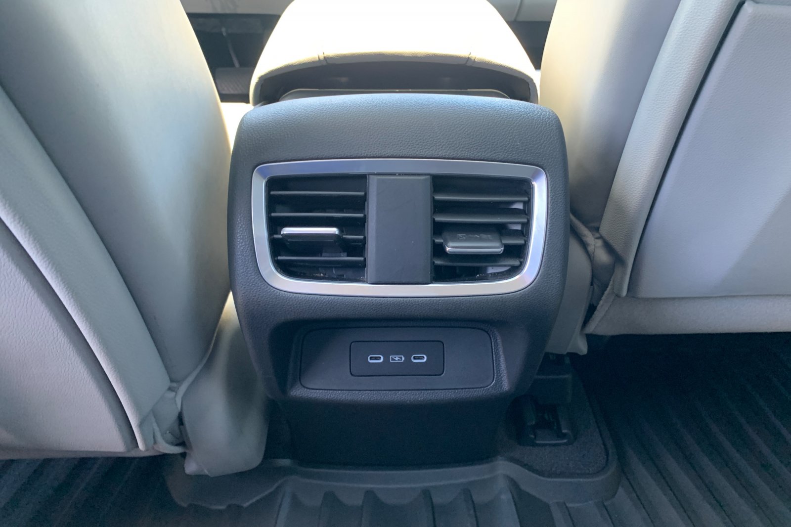 Used 2024  Acura Technology Package image 16