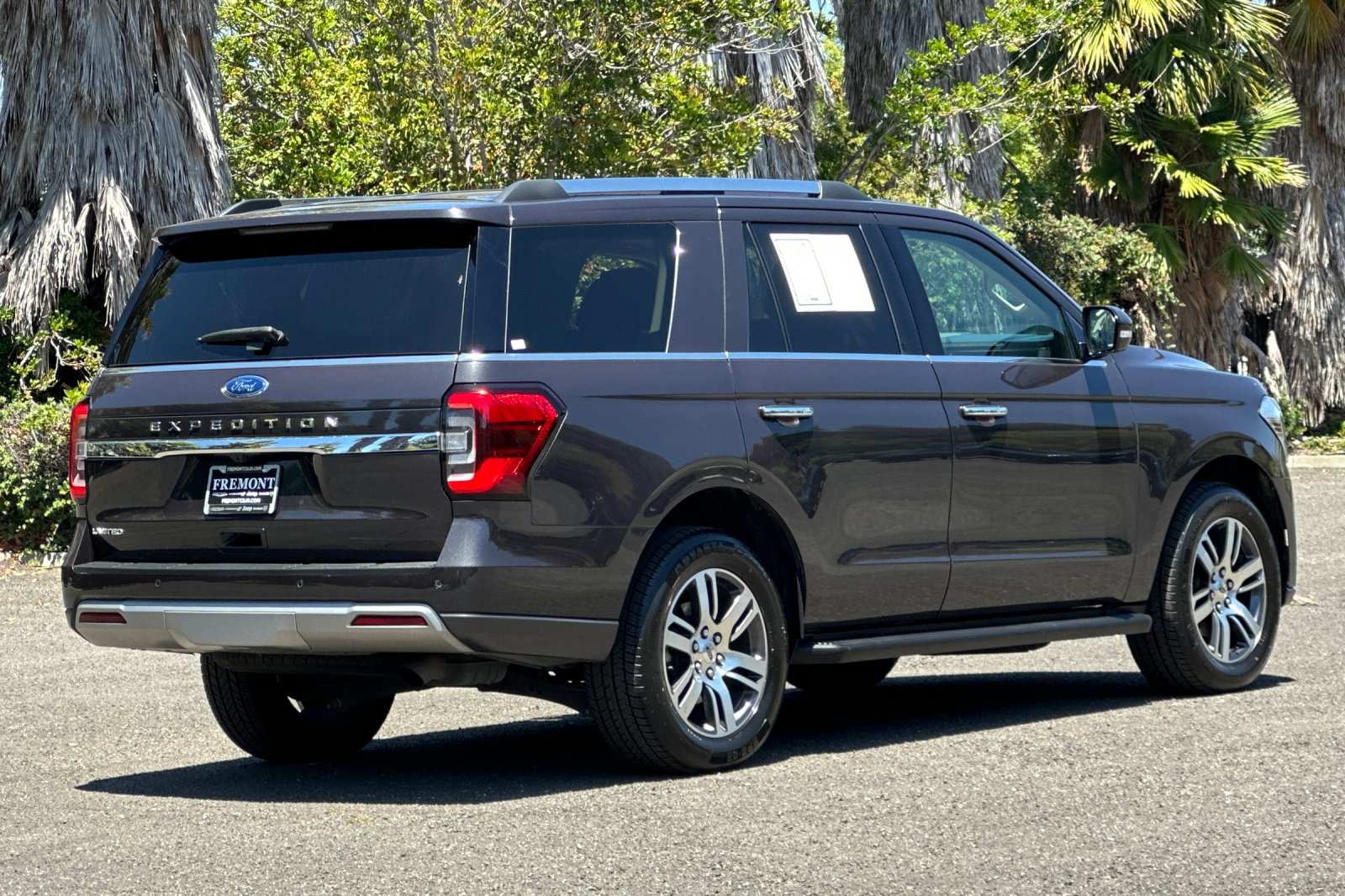 Used 2024 Gray Ford Limited image 3