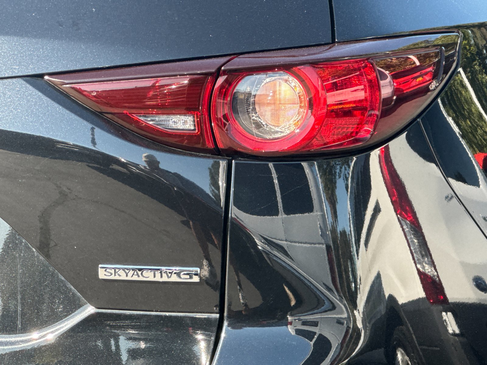 Used 2020 Black Mazda Touring image 25