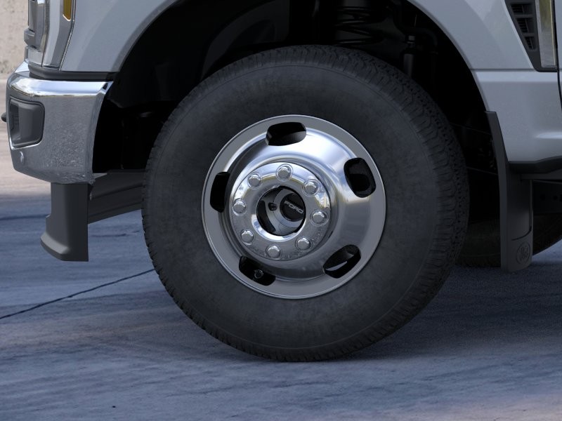 New 2026 Gray Metallic Ford F-350® Lariat® image 19