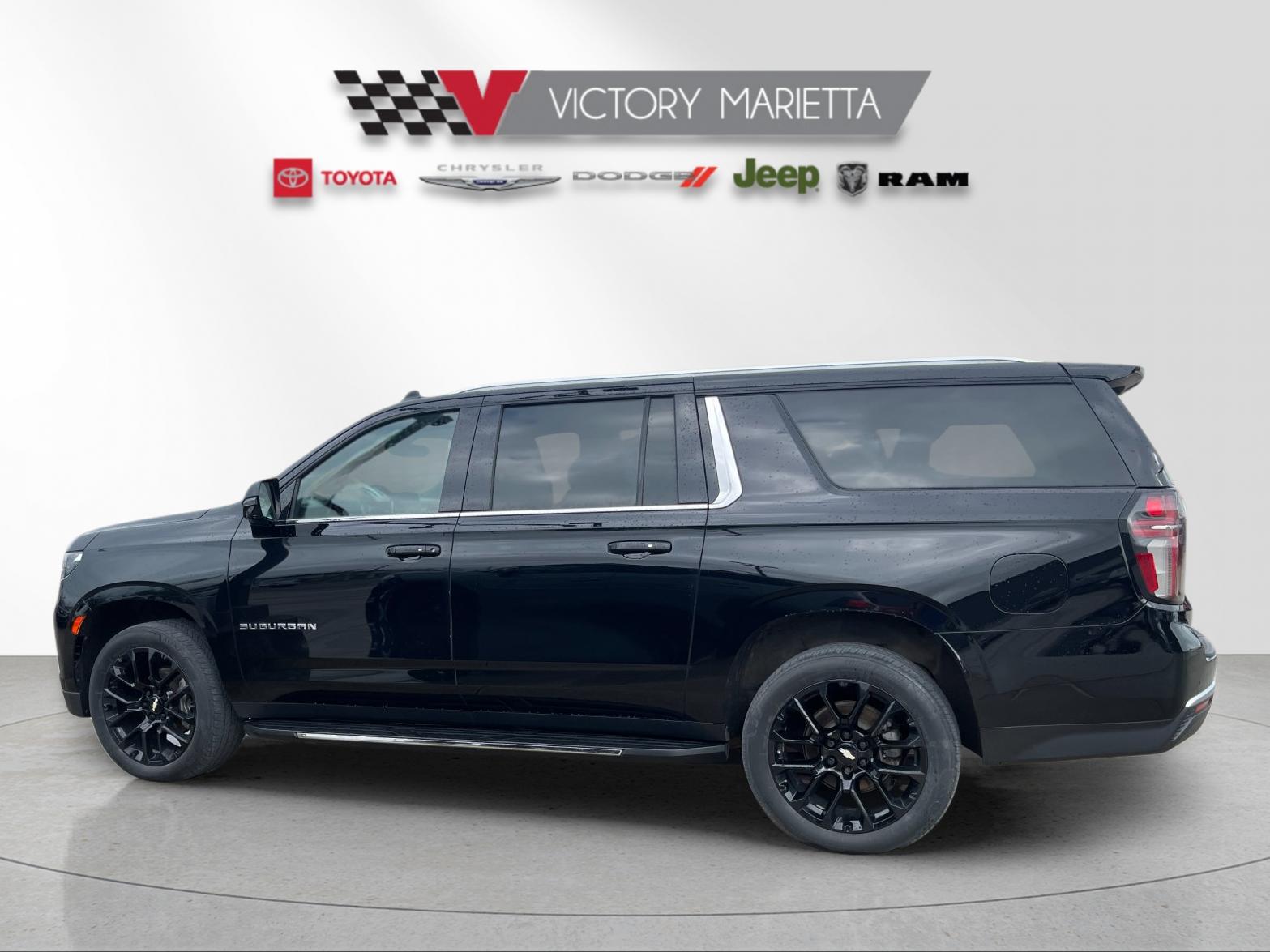 Used 2022 Black Chevrolet LT image 2